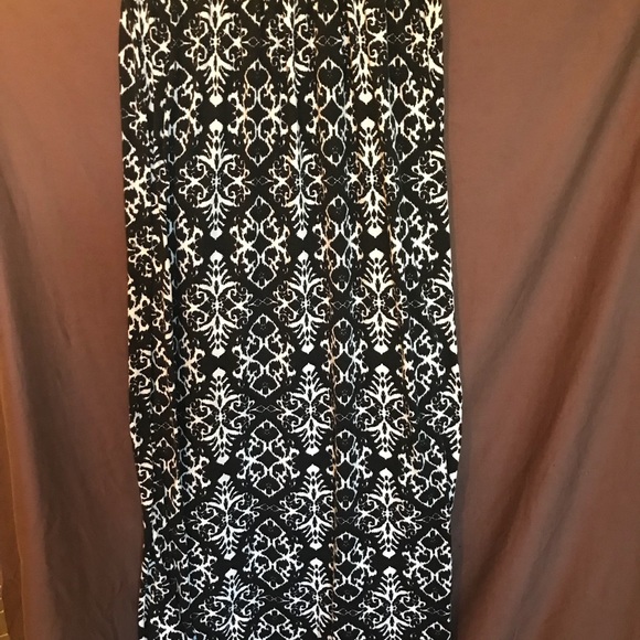Black & white maxi skirt - Picture 2 of 4